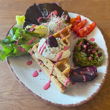 Lade das Bild in den Galerie-Viewer, Erbsencreme. Einheimisch. Voller Protein.